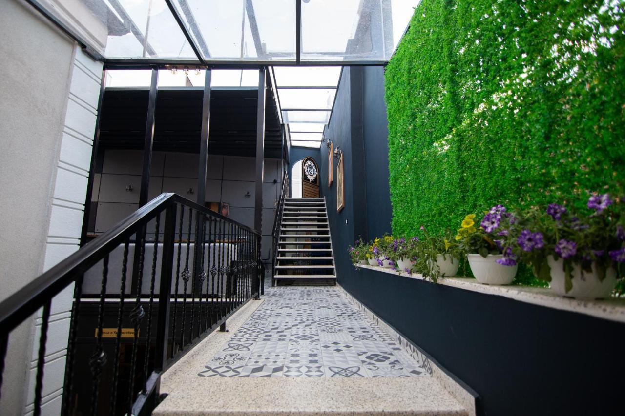 פוגרדץ Boutique Hotel Kooperativa מראה חיצוני תמונה