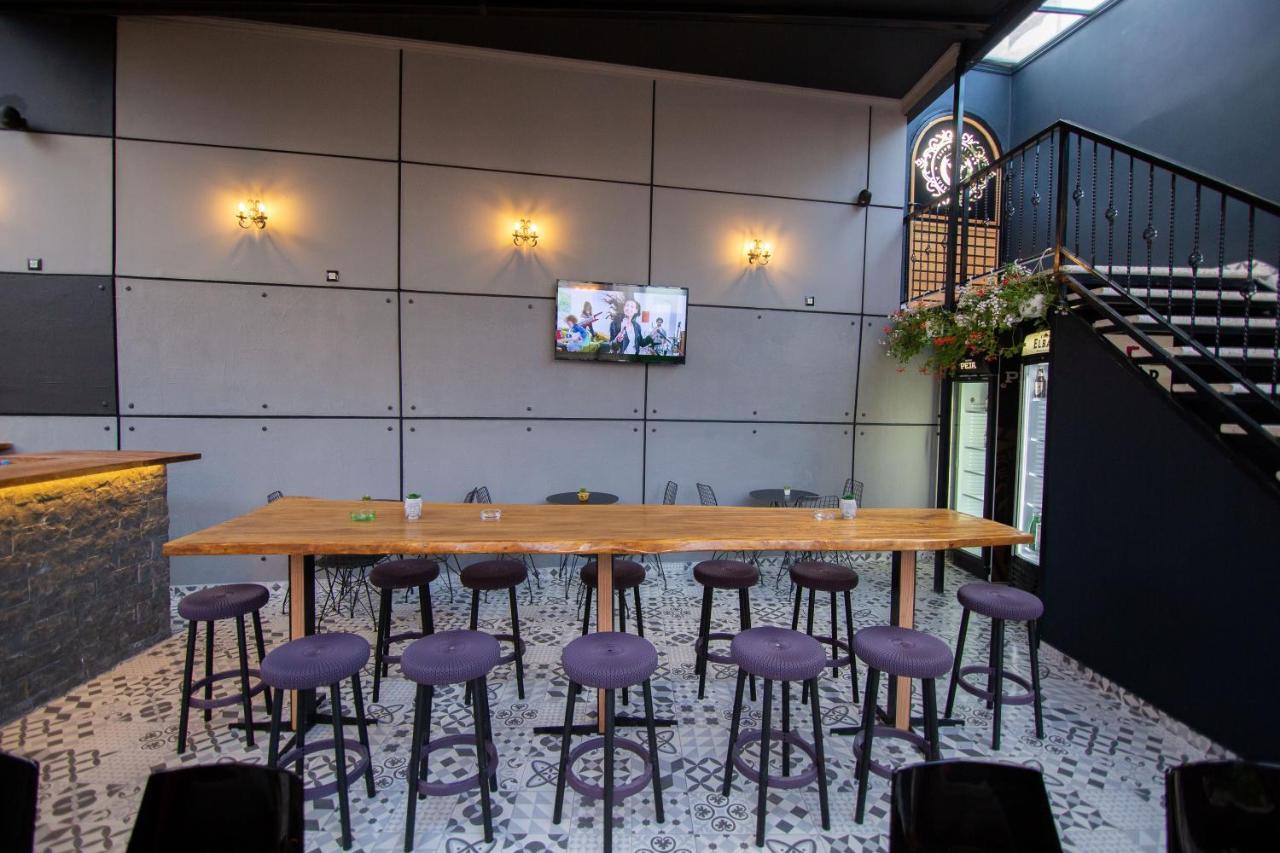פוגרדץ Boutique Hotel Kooperativa מראה חיצוני תמונה