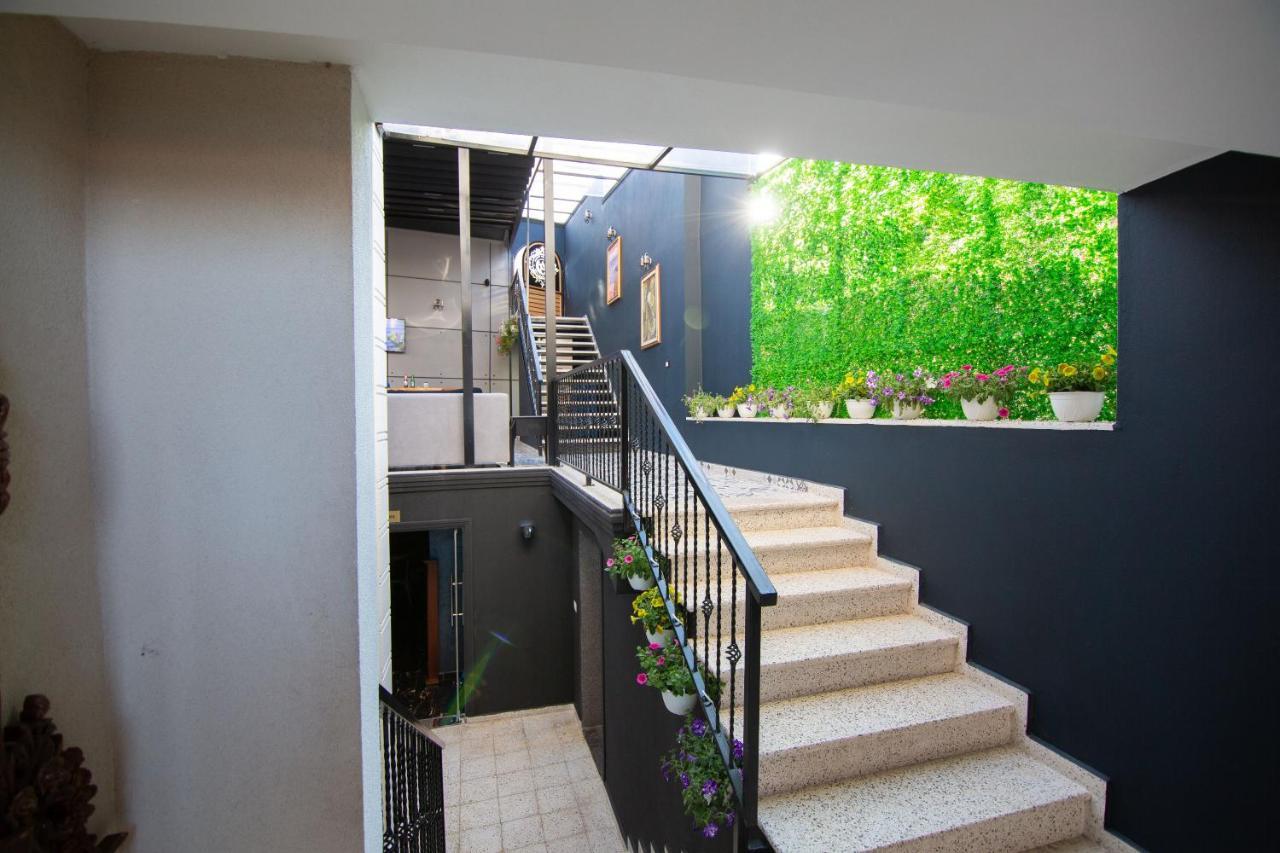 פוגרדץ Boutique Hotel Kooperativa מראה חיצוני תמונה